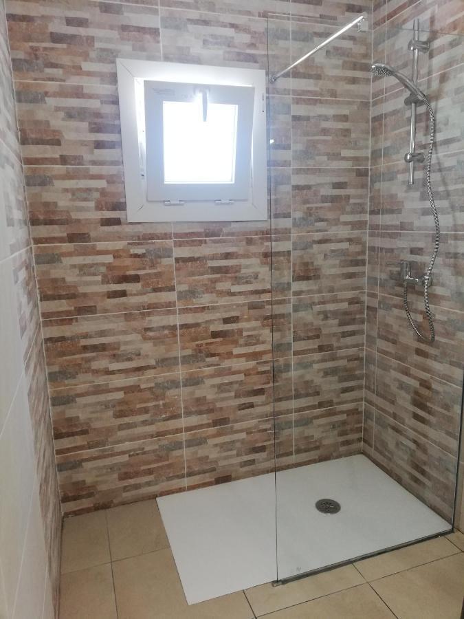 Apartamento Loft, Jardin Y Piscina Privada Romanya de la Selva ภายนอก รูปภาพ