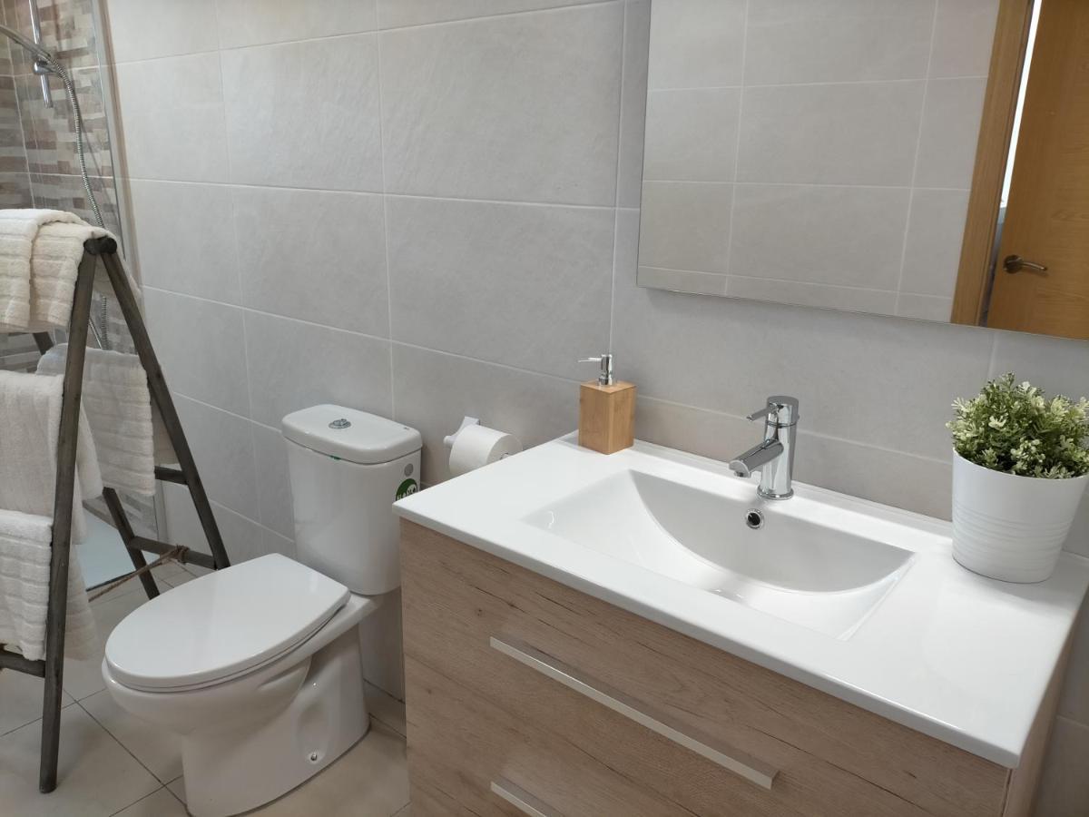 Apartamento Loft, Jardin Y Piscina Privada Romanya de la Selva ภายนอก รูปภาพ