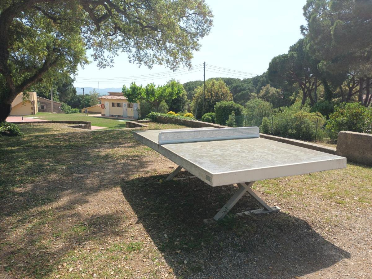 Apartamento Loft, Jardin Y Piscina Privada Romanya de la Selva ภายนอก รูปภาพ