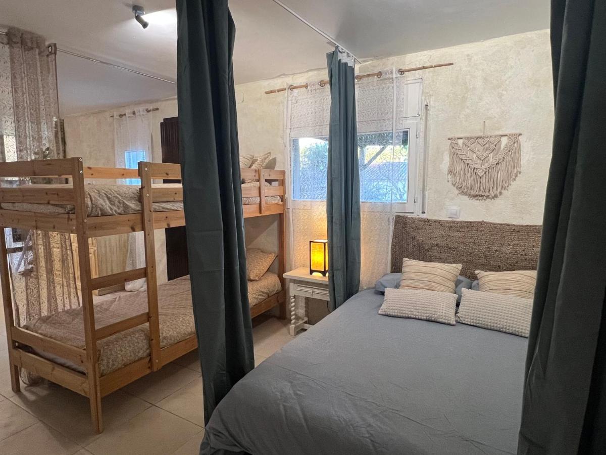 Apartamento Loft, Jardin Y Piscina Privada Romanya de la Selva ภายนอก รูปภาพ