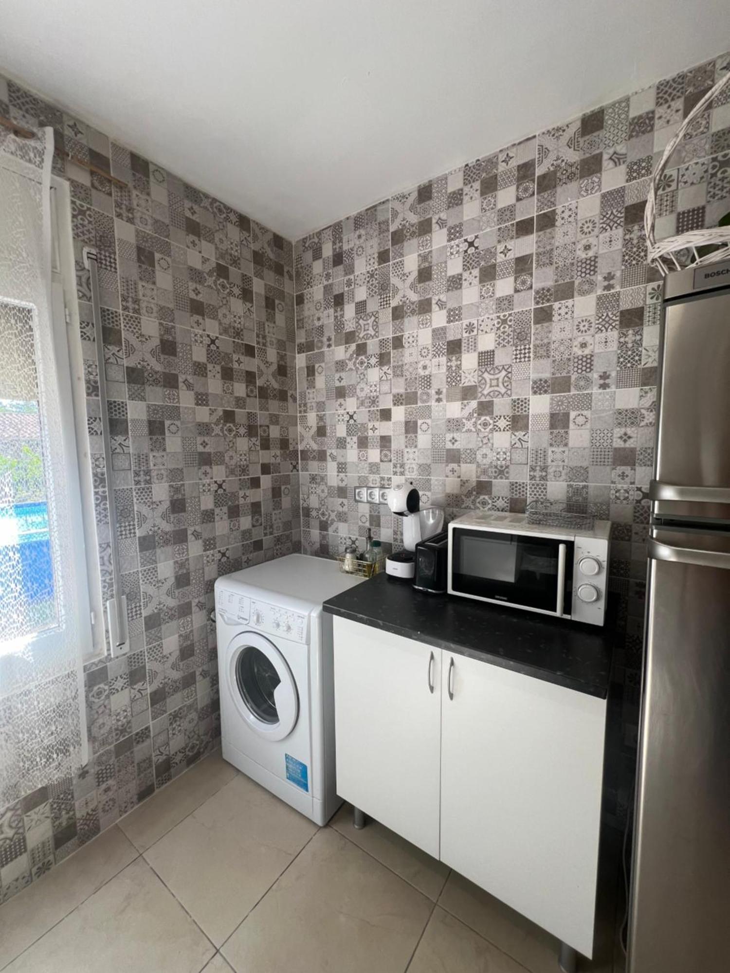 Apartamento Loft, Jardin Y Piscina Privada Romanya de la Selva ภายนอก รูปภาพ